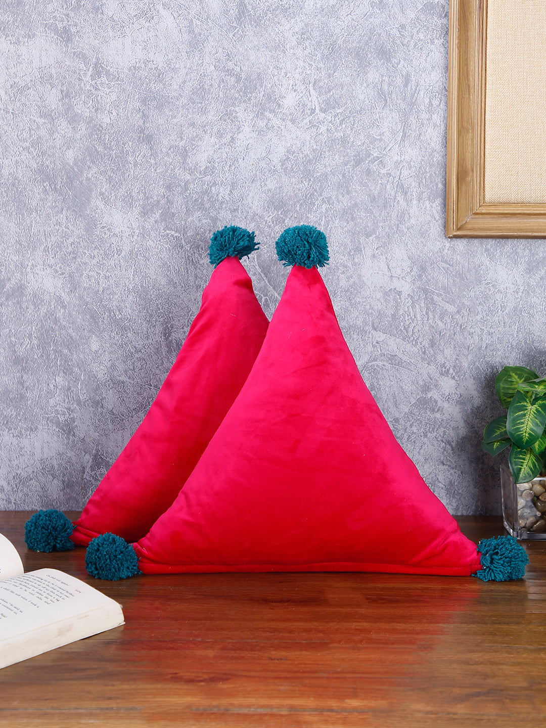 Triangle shaped outlet cushion